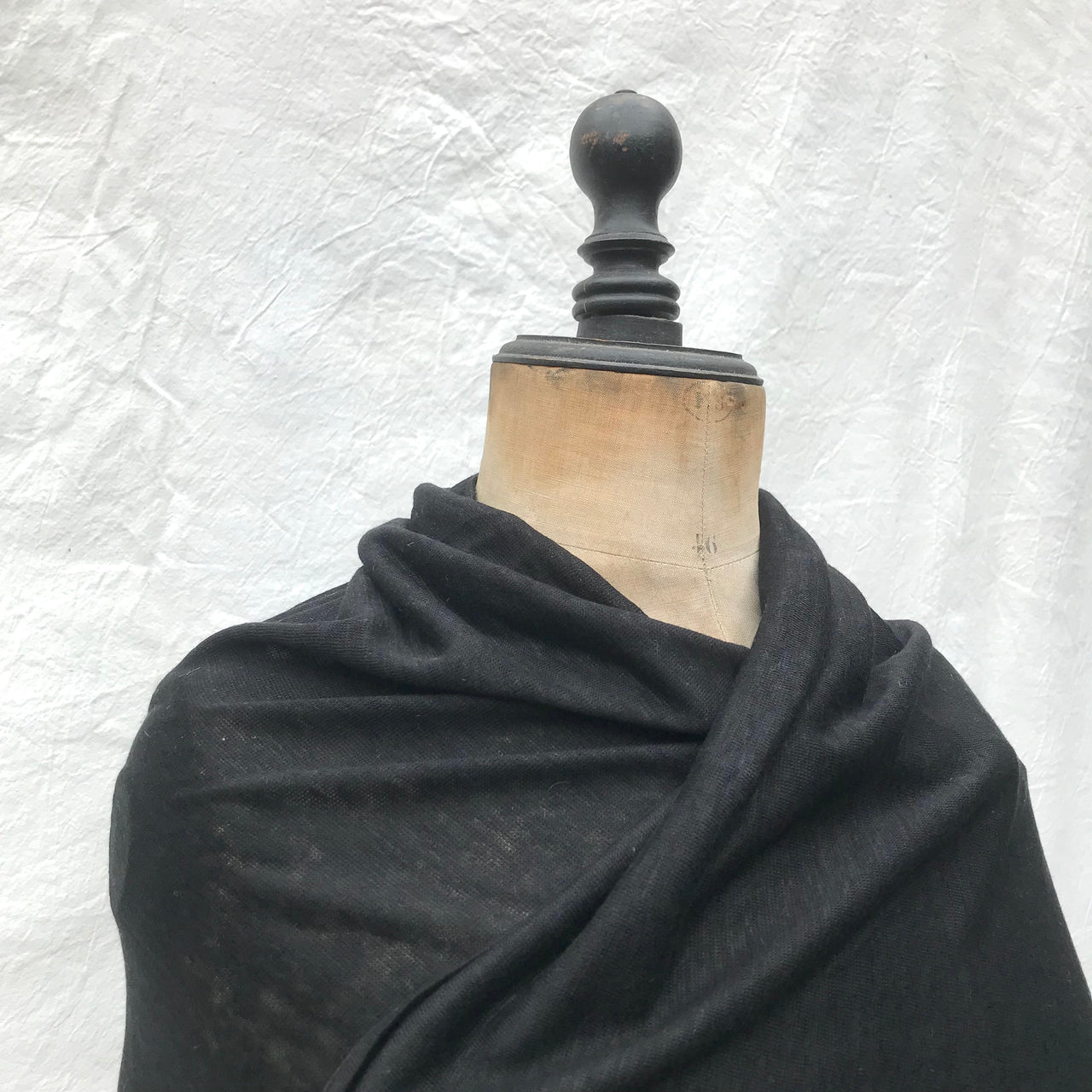 knit linen shawl (black)