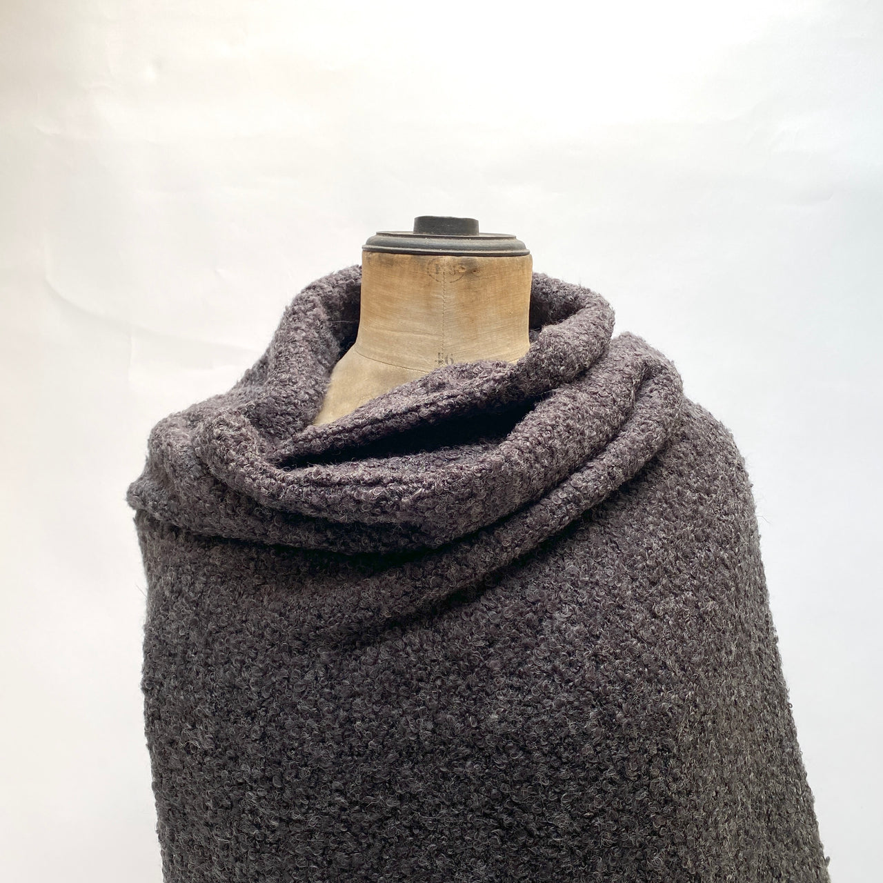 sheepish shawl (brown)