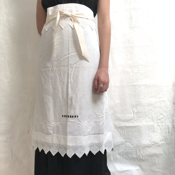 vintage tablecloth bistro aprons